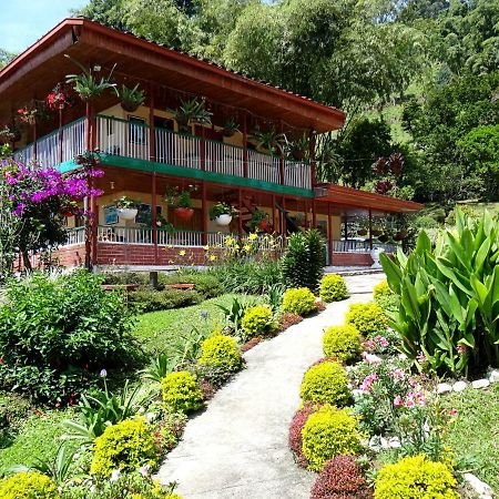 Finca Turistica Los Rosales เปเรย์รา ภายนอก รูปภาพ
