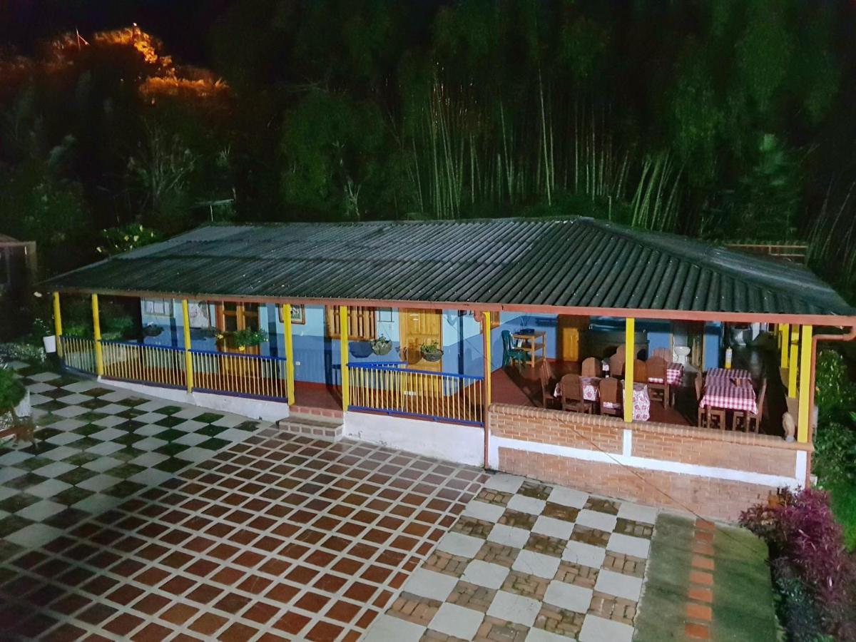 Finca Turistica Los Rosales เปเรย์รา ภายนอก รูปภาพ