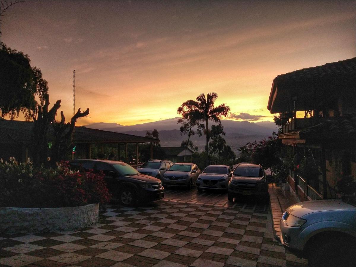 Finca Turistica Los Rosales เปเรย์รา ภายนอก รูปภาพ