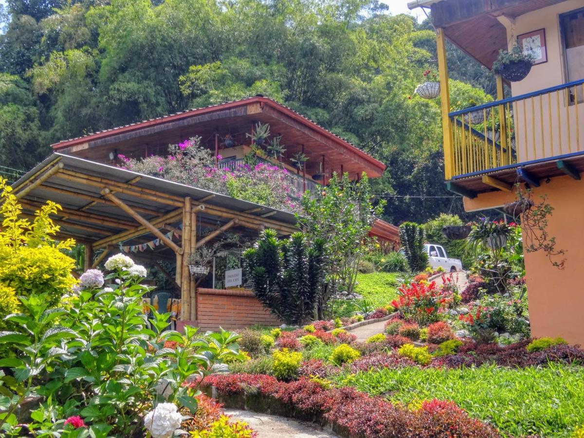 Finca Turistica Los Rosales เปเรย์รา ภายนอก รูปภาพ