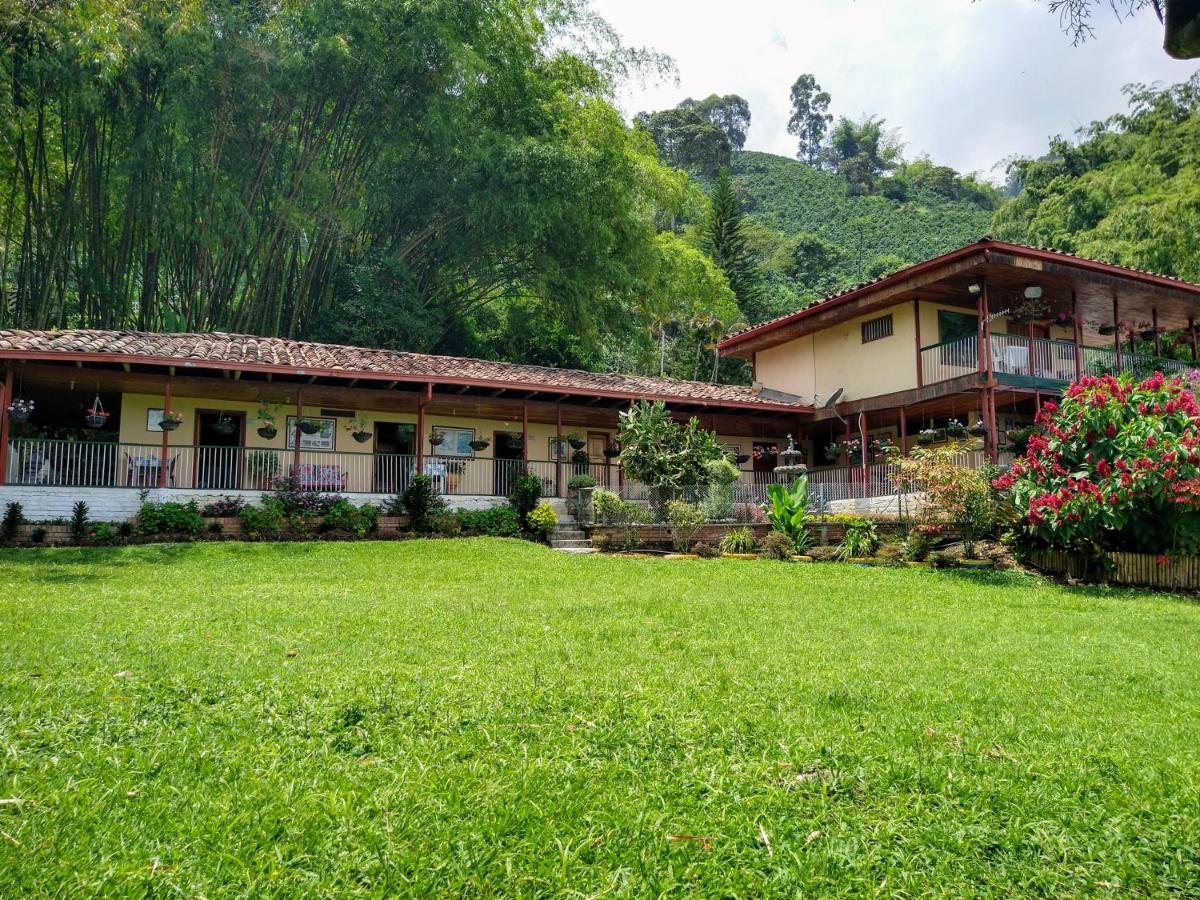 Finca Turistica Los Rosales เปเรย์รา ภายนอก รูปภาพ