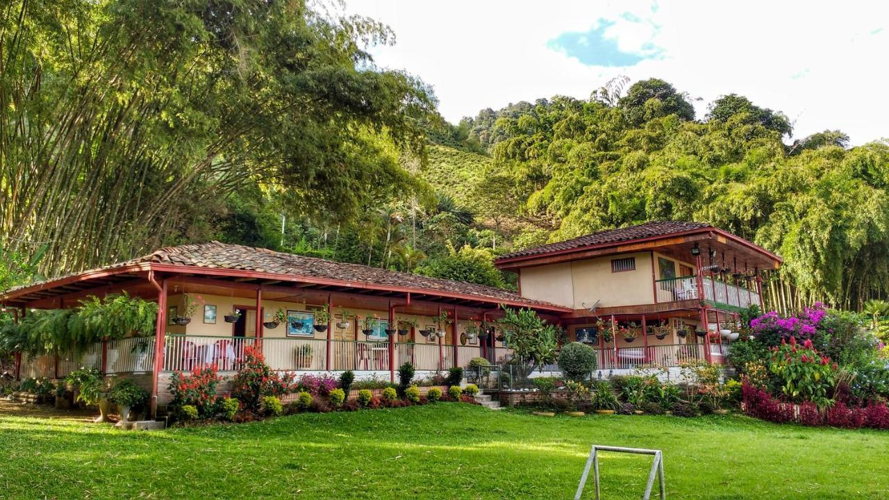 Finca Turistica Los Rosales เปเรย์รา ภายนอก รูปภาพ